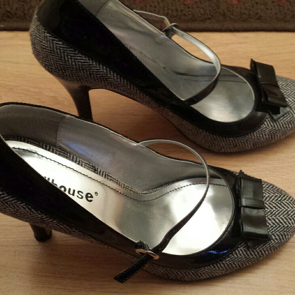 Dollhouse Black /Gray Size 10 Heels